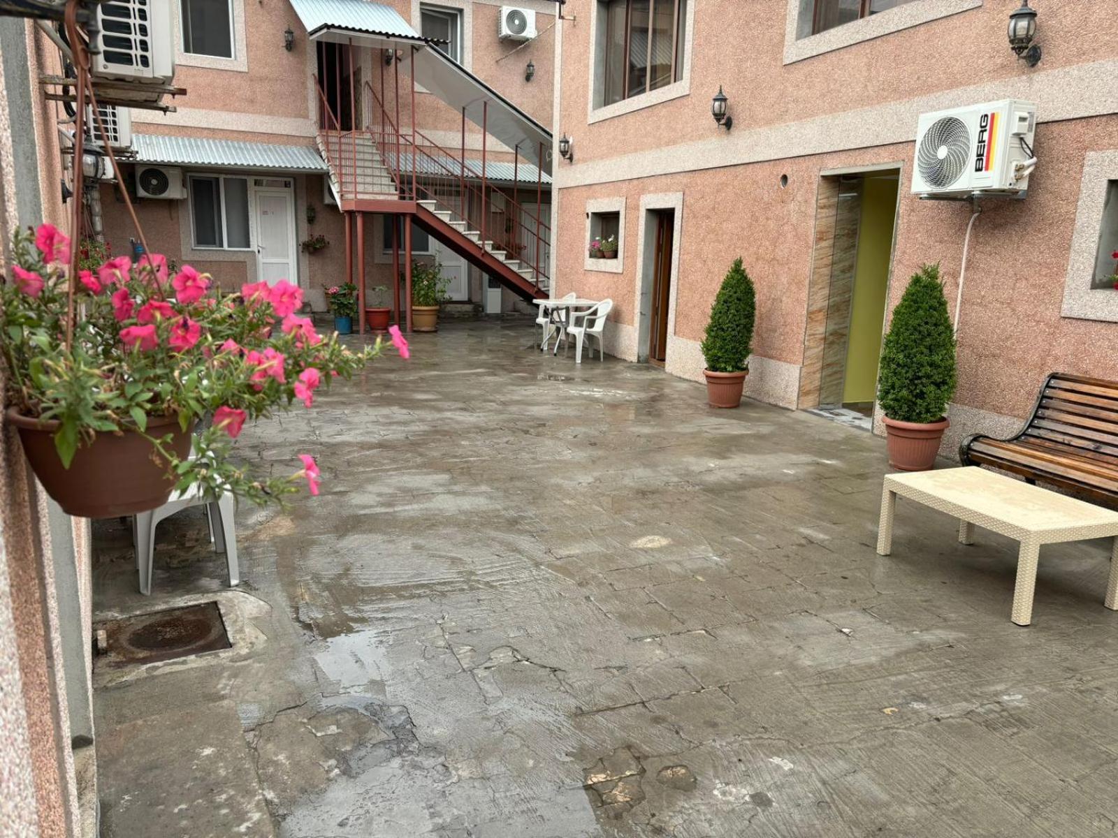Styopa Hotel Erevan Exterior foto