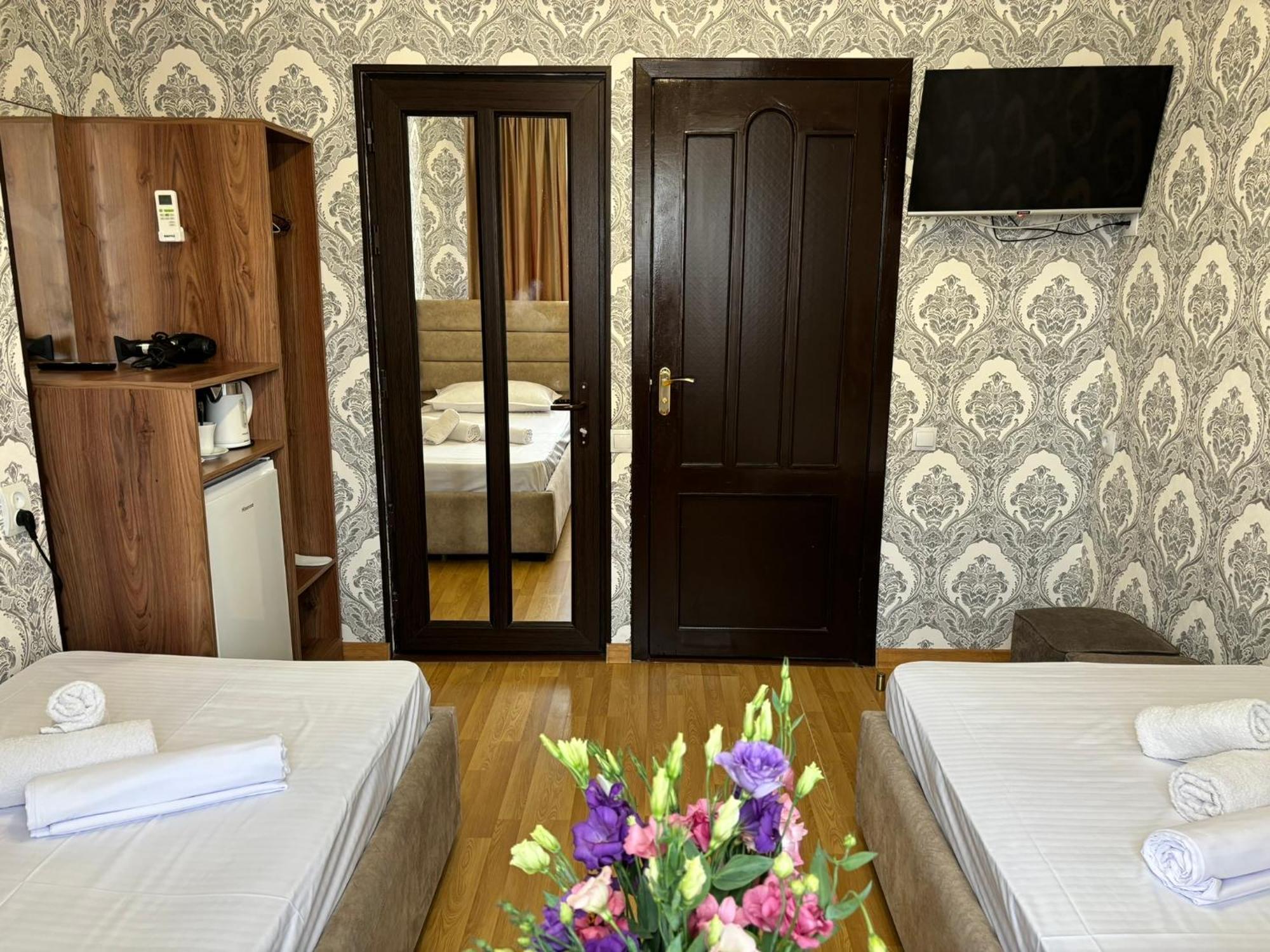 Styopa Hotel Erevan Exterior foto